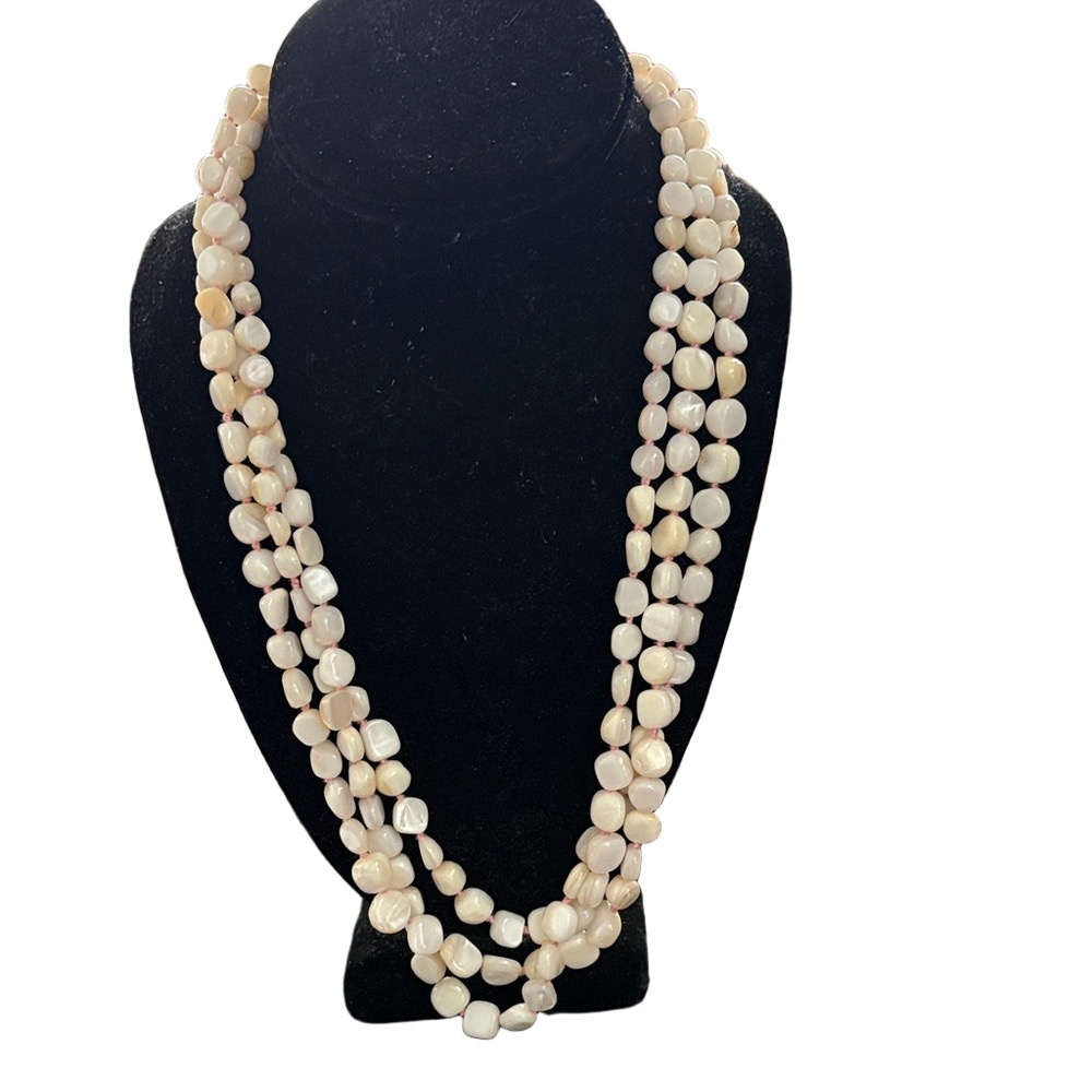 Vintage 3 Strand Couch Shell Nugget High Polish Double Knotted Necklace 1970s - Picture 3 of 13